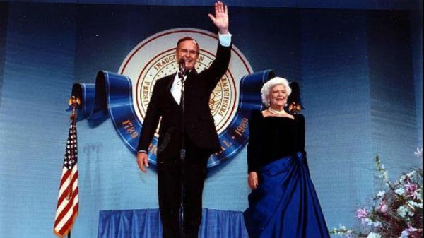 Mối tình trong mơ 77 năm yêu trọn vẹn, thủy chung của vợ chồng cựu Tổng thống Mỹ George Bush “cha” - Ảnh 3.