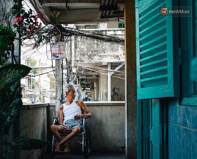 Chùm ảnh: Cuộc sống của những người hơn 4 thập kỷ bên trong các chung cư hạng C giữa Sài Gòn - Ảnh 18.