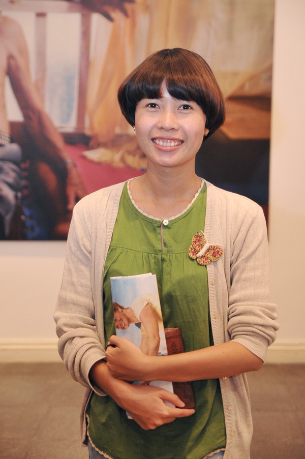 Nữ nhiếp ảnh gia Maika Elan kể chuyện gặp 100 cặp đồng tính khắp nước Việt chỉ để chụp 10 bức ảnh gai góc nhất - Ảnh 1.