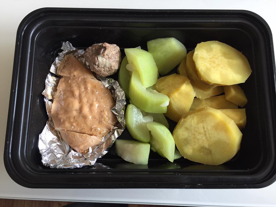 Ai bảo giảm c&acirc;n l&agrave; khổ th&igrave; h&atilde;y xem ngay thực đơn cực xinh lại ngon của c&ocirc; n&agrave;ng giảm c&acirc;n ngoạn mục n&agrave;y - Ảnh 12.