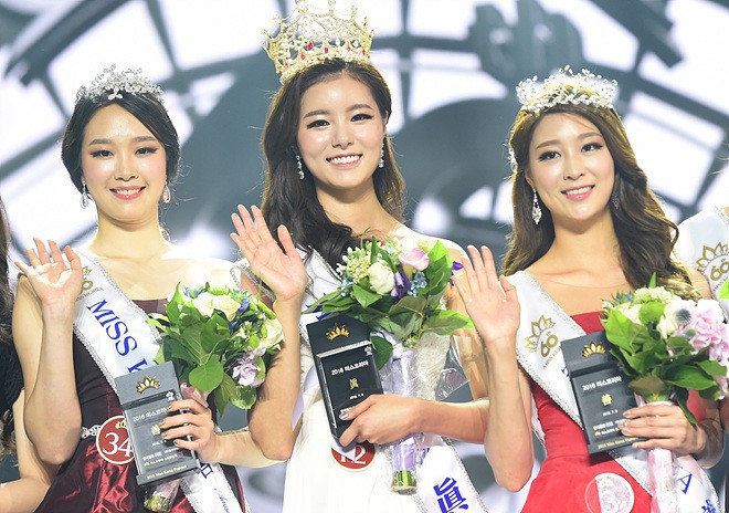 Sao Hàn bị tố dao kéo cùng lò: Diễn viên giống hệt Hoa hậu, nhưng nhóm gây sốc nhất lại lên đến tận 34 người - Ảnh 24.