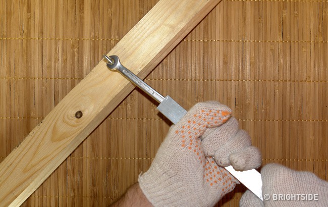 13 simple tips help women repair furniture quickly when husband is away - Photo 12.