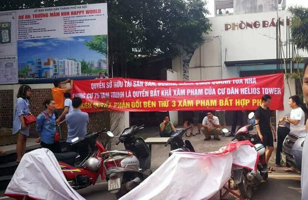 Hà Nội: Cư dân chung cư túc trực đã 20 ngày đêm, ngăn việc sử dụng đường nội bộ để thi công trường mầm non - Ảnh 3.