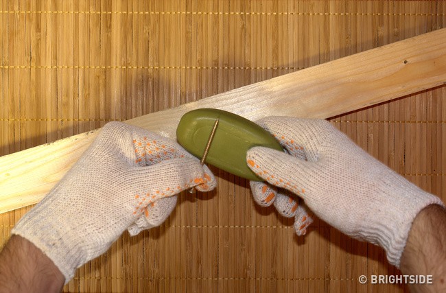 13 simple tips help women repair furniture quickly when husband is away - Photo 5.