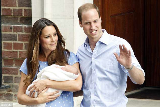 Không phải con thứ ba của Công nương Kate, đây mới chính là em bé sơ sinh nặng nhất Hoàng gia Anh trong 1 thế kỷ qua - Ảnh 2.