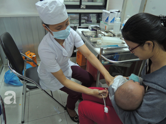 Khuyến cáo của Bộ Y tế: Phụ nữ trong độ tuổi sinh đẻ nên chủ động tiêm vắc-xin phòng Sởi, Rubella - Ảnh 1.