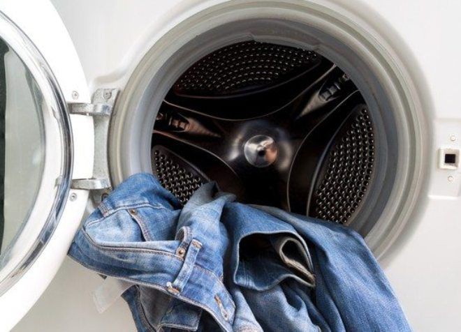 Nếu không muốn chiếc quần jeans trở nên bạc phếch hãy ghi nhớ 6 nguyên tắc làm sạch này - Ảnh 4.
