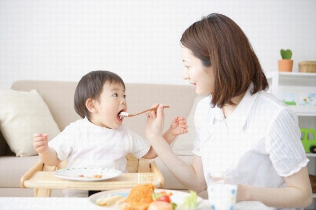  10 sai lầm các bậc cha mẹ nhất định phải tránh nếu muốn nuôi con khỏe mạnh, hạnh phúc  - Ảnh 2.