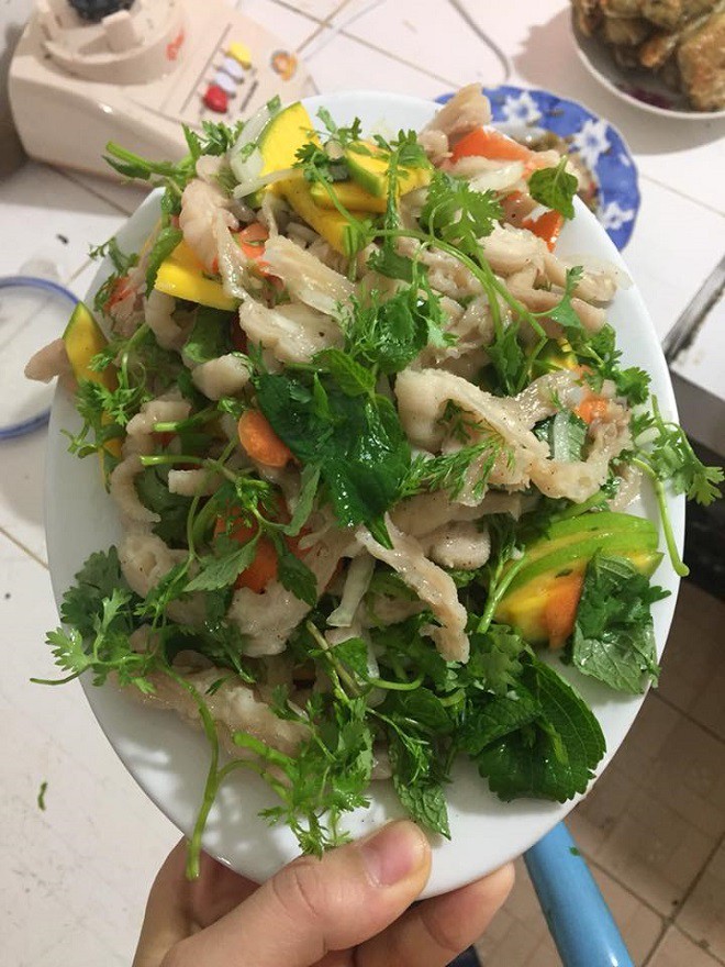 Nấu cho chồng ăn là chuyện xưa rồi, các chị giờ còn thi nhau khoe được chồng nấu cho mâm cơm toàn sơn hào hải vị - Ảnh 9.