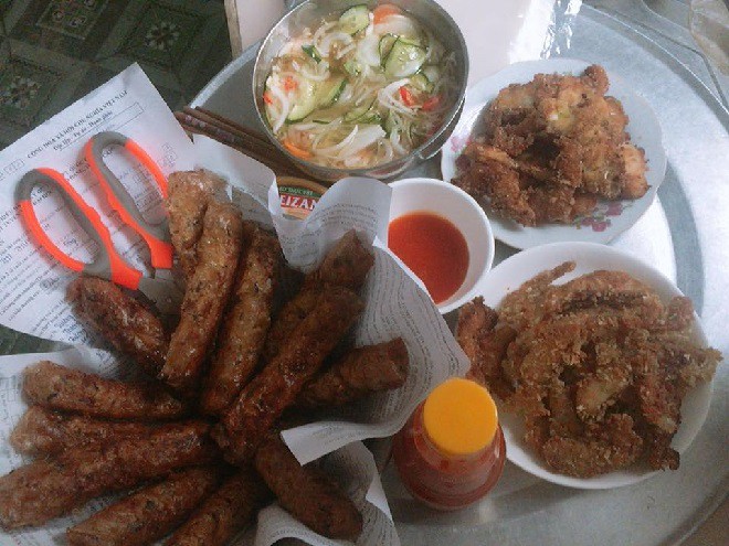 Nấu cho chồng ăn là chuyện xưa rồi, các chị giờ còn thi nhau khoe được chồng nấu cho mâm cơm toàn sơn hào hải vị - Ảnh 2.