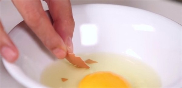 Ăn trứng thường xuyên liên tục mà chị em không biết những mẹo hay này thì công việc làm bếp sẽ mệt nhọc hơn bội phần - Ảnh 10.