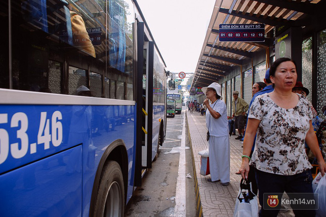 Hành khách được đi miễn phí các tuyến xe buýt sân bay, bến xe và khu vui chơi ở Sài Gòn dịp Lễ 30/4 - 1/5 - Ảnh 1.