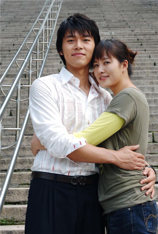 Không chỉ Son Ye Jin - Jung Hae In, đây chính là những cặp chị đẹp - trai trẻ tình như cái bình của màn ảnh Hàn - Ảnh 6.
