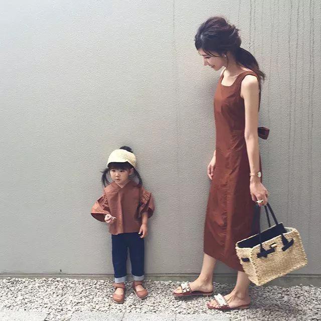 Chỉ đứng chụp ảnh đồ đôi chung với con gái, nữ blogger người Nhật bỗng nổi tiếng khắp mạng xã hội - Ảnh 10.