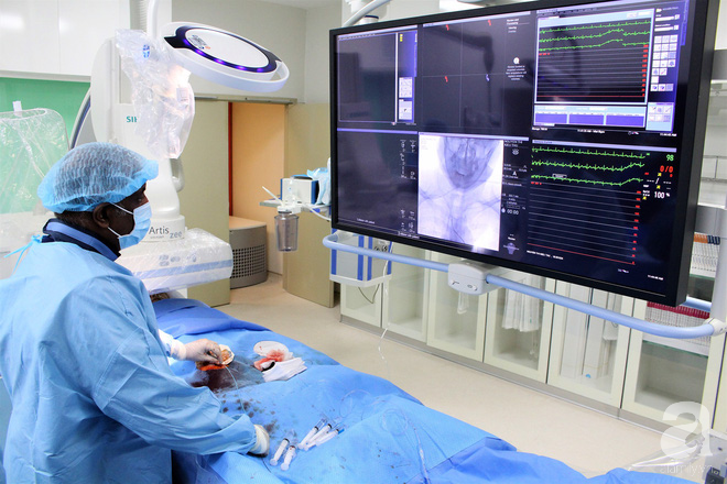 Bệnh viện ngoài công lập đầu tiên tại Sài Gòn ứng dụng DSA cứu người phụ nữ 4 năm mang khối u mạch máu não hiếm gặp - Ảnh 1.
