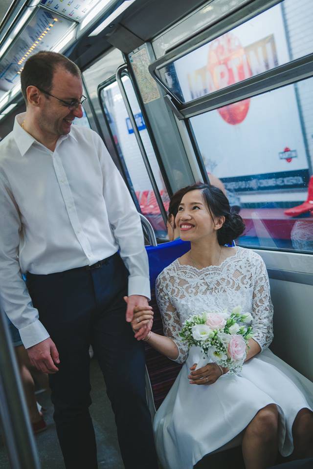 Đám cưới tối giản của cặp Việt - Pháp, chưa đến 20 khách mời, váy cưới mua online, mà ai cũng ngưỡng mộ ao ước - Ảnh 7.