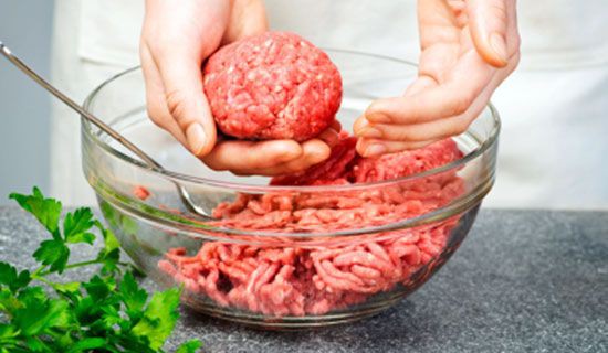 You think it's trivial but making these mistakes when preparing meat has contributed to the family's health risks - Photo 4.