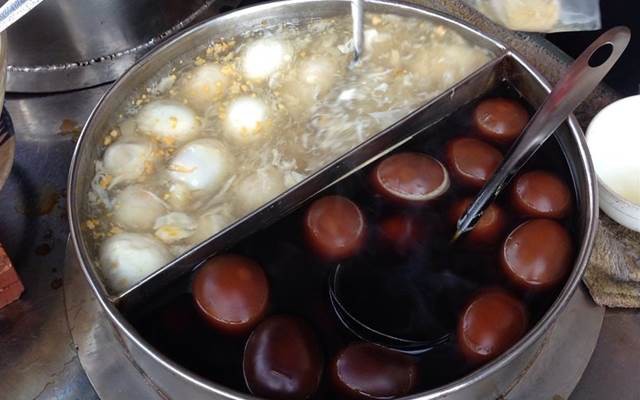 Ăn thử vô vàn món ăn vặt của người Hoa có mặt ngay giữa lòng Sài Gòn - Ảnh 5. Ăn thử vô vàn món ăn vặt của người Hoa có mặt ngay giữa lòng Sài Gòn - Ảnh 5.
