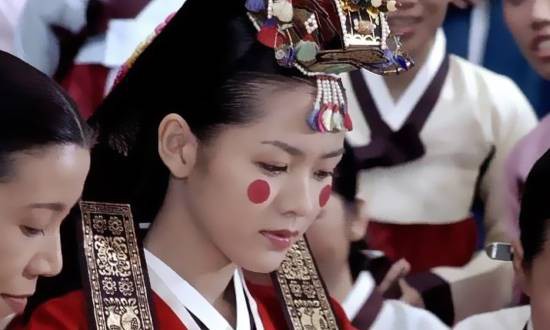 Nhìn lại 2 thập kỉ nhan sắc của Son Ye Jin, đã hiểu vì sao cô mãi là nữ thần của mọi nữ thần! - Ảnh 3.