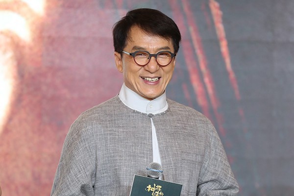 Ngoài Dương Mịch, Triệu Vy - Lý Liên Kiệt - Thành Long là những trùm sò ăn quỵt tiền từ thiện? - Ảnh 5. Ngoài Dương Mịch, Triệu Vy - Lý Liên Kiệt - Thành Long là những trùm sò ăn quỵt tiền từ thiện? - Ảnh 5.