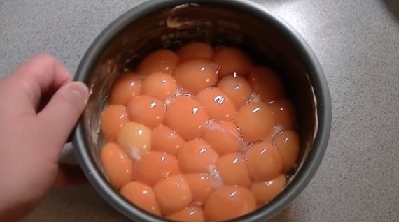 Putting 50 chicken eggs in a rice cooker, just a few minutes later you will have a delicious dish beyond expectations - Photo 2.