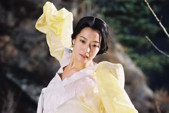 Kim Hee Sun: Bà hoàng giải trí từng muốn giải nghệ vì con, nhan sắc tuổi tứ tuần tự tin đánh bại cả tường thành Kim Tae Hee và Jeon Ji Hyun - Ảnh 5.