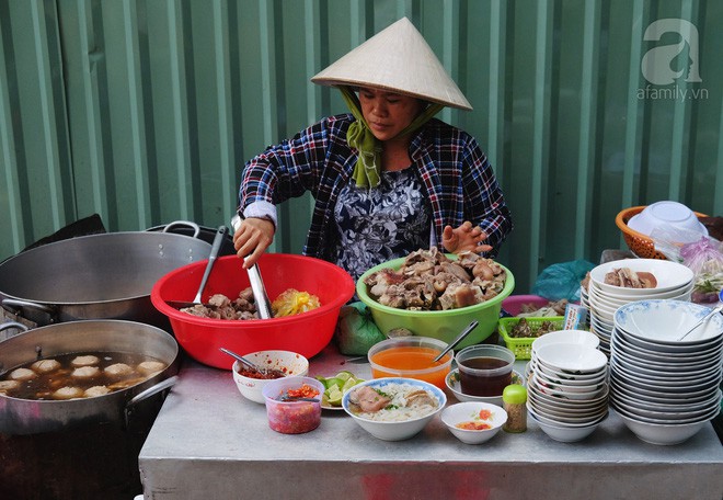 Đi một vòng Sài Gòn ghé 6 quán bánh canh siêu ngon mà giá bình dân, ăn một lần là thương nhớ - Ảnh 32.