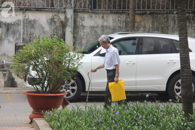 Xét xử phúc thẩm ông lão 77 tuổi dâm ô trẻ em ở Vũng Tàu: Sửa bản án sơ thẩm từ 3 năm tù giam thành 18 tháng tù treo - Ảnh 1.