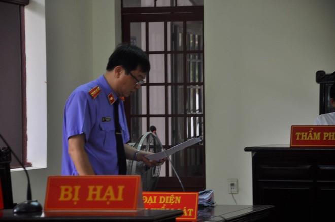 Xét xử phúc thẩm ông lão 77 tuổi dâm ô trẻ em ở Vũng Tàu: Sửa bản án sơ thẩm từ 3 năm tù giam thành 18 tháng tù treo - Ảnh 14.