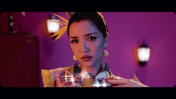 Không chỉ huyền ảo, ma mị trong từng cảnh quay, trang phục trong MV mới của Bích Phương cũng khiến người xem nổi da gà vì quá đẹp - Ảnh 20.