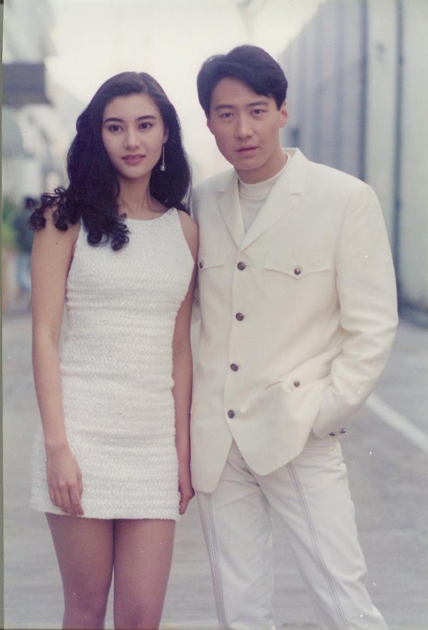 Chùm ảnh quý hiếm của dàn sao TVB: Thanh xuân rực rỡ của thế hệ 7X, 8X bỗng chốc thu nhỏ lại chỉ bằng những bức ảnh cũ, đã sờn màu - Ảnh 7.