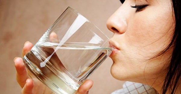 Uống nước theo 8 cách này sẽ giúp bạn ngừa bệnh rất tốt - Ảnh 1.