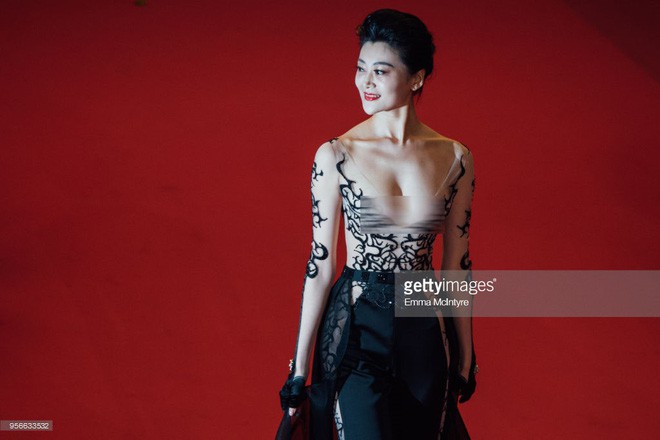 Hoa hậu Trung Quốc trơ trẽn khoe vòng 1 trên thảm đỏ Cannes bị bóc phốt làm giả vé mời tham dự LHP - Ảnh 4.