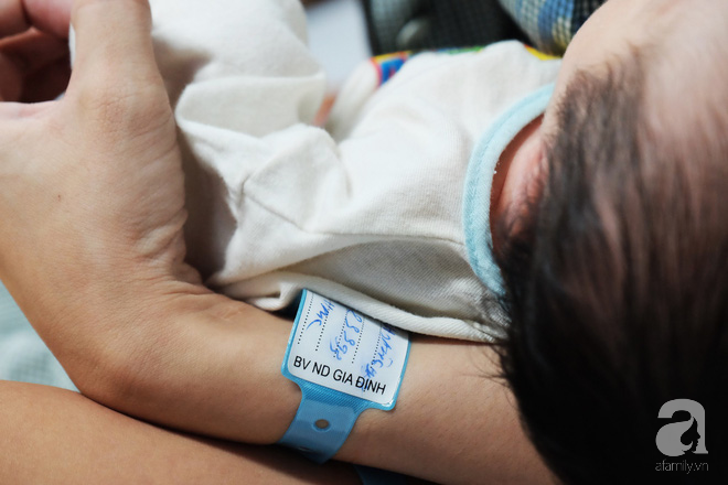 Chồng bỏ đi biền biệt, nghi có người mới, vợ ôm bụng bầu bỏ về quê thì đau để trên xe buýt - Ảnh 5.