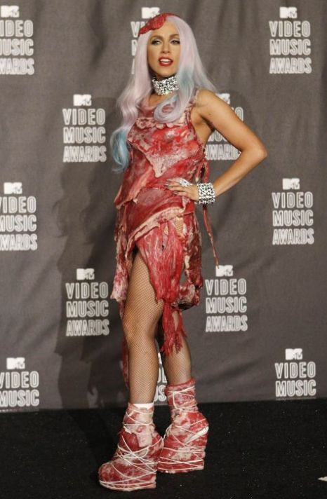 Lady Gaga: Bệnh tật đau đớn ở tuổi 32 và nỗi ám ảnh bị cưỡng hiếp - Ảnh 1.