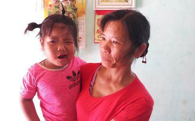 Cô giáo nghi đánh bé 3 tuổi méo mồm được cho nghỉ để… chăm học sinh - Ảnh 1. Cô giáo nghi đánh bé 3 tuổi méo mồm được cho nghỉ để… chăm học sinh - Ảnh 1.