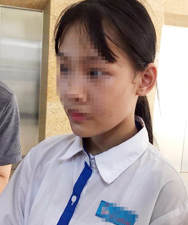 Vụ chồng dùng kéo đâm vợ cũ trọng thương: Con gái 15 tuổi nghẹn ngào kể lại giây phút mẹ bị bố tấn công - Ảnh 4.