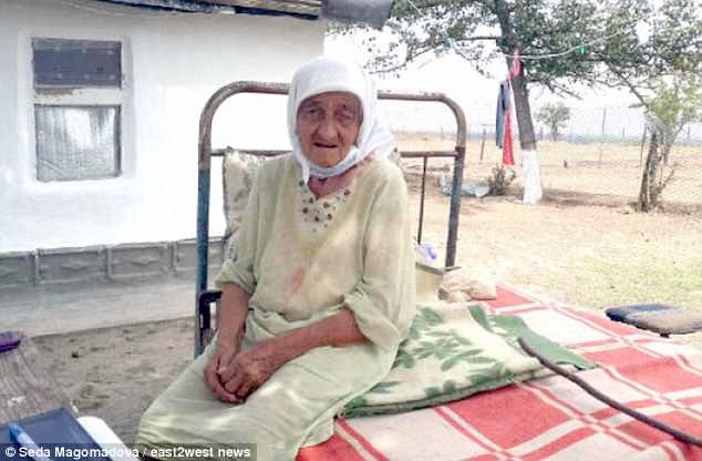 Người phụ nữ lớn tuổi nhất thế giới cảm thấy khốn khổ, bị trừng phạt vì sống lâu - Ảnh 3.