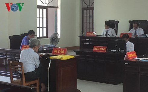 Thẩm phán xử Nguyễn Khắc Thủy dâm ô trẻ em: Không ngờ dư luận phản ứng kinh khủng vậy - Ảnh 1.