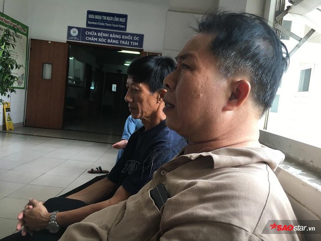 2 nam sinh trọng thương khi bắt cướp ở Sài Gòn: Chỉ biết khóc khi nhìn thấy di ảnh các anh qua điện thoại - Ảnh 3.