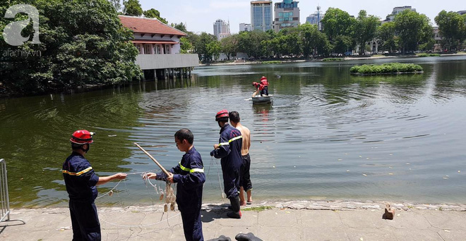 Hà Nội: Nam thanh niên nhảy xuống hồ Thiền Quang trong tình trạng không bình thường, cụ ông lao xuống cứu đuối nước tử vong - Ảnh 7.