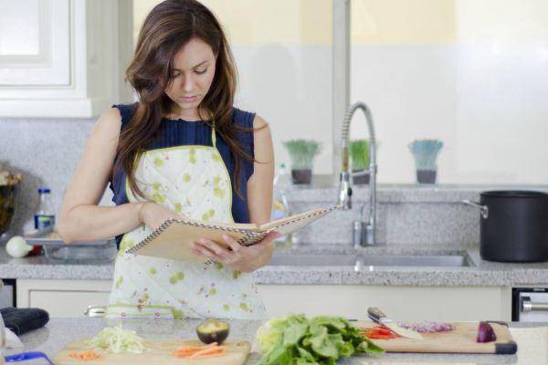 Đánh đổi hạnh phúc gia đình gây dựng bao năm để theo một vòng eo son rỗi, có đáng không chồng ơi? - Ảnh 1.