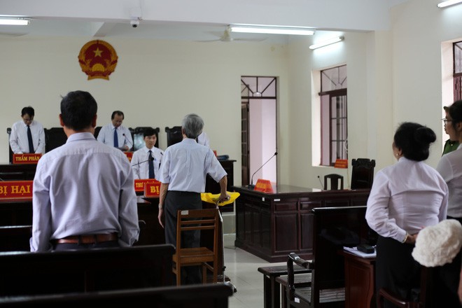 Thẩm phán Thiện nói nếu phạt tù, ông Nguyễn Khắc Thủy sẽ tìm đến cái chết - Ảnh 2.