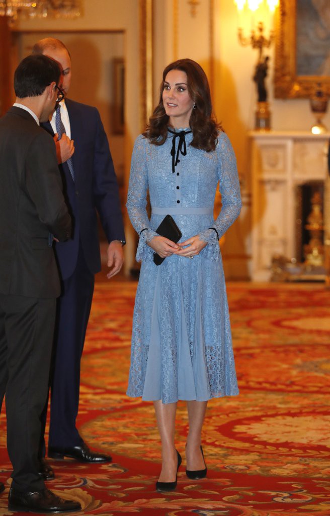 Vừa mới sinh con chưa đến 1 tháng, công nương Kate sẽ chọn trang phục thế nào dự đám cưới em chồng Hoàng gia - Ảnh 8.