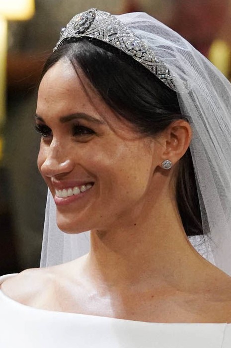 Meghan Markle quá xinh đẹp, nhưng không phải ai cũng biết bí mật về chiếc vương miện mà cô đội hôm nay - Ảnh 2.