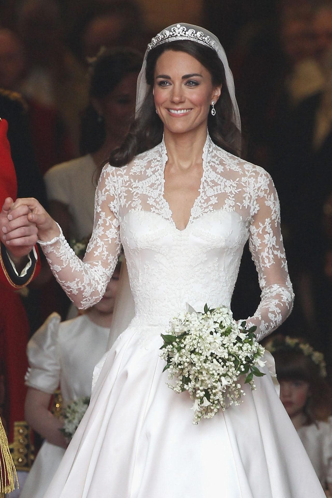 Phong cách thanh lịch của Kate Middleton khi dự đám cưới