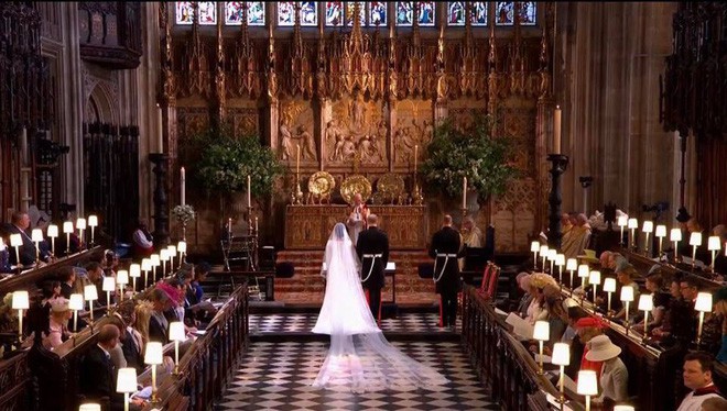 Đám cưới hoàng gia Anh: Hôn lễ kết thúc, cô dâu chú rể trao nhau nụ hôn ngọt ngào trước toàn thể mọi người - Ảnh 40.