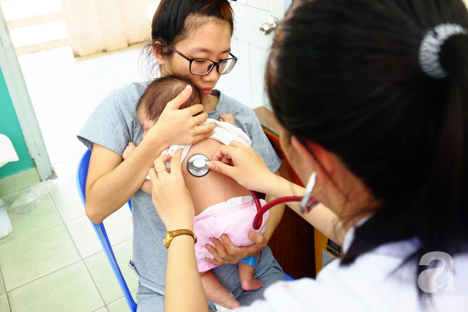 Bác sĩ Nhi đồng cảnh báo: Trẻ bị ho gà tăng mạnh, cha mẹ có thể mất con nếu lơ là không tiêm vắc-xin - Ảnh 4.