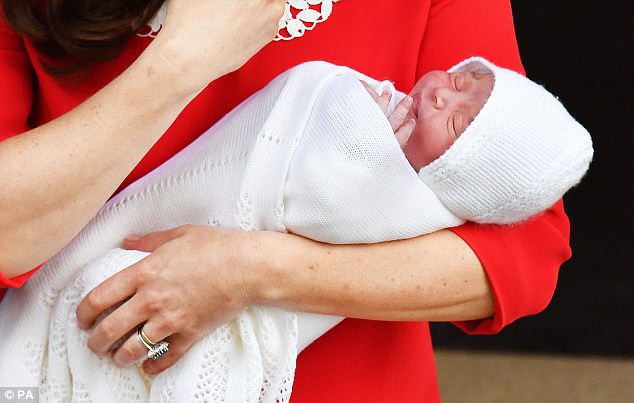 Giấy khai sinh của con trai thứ 3 tiết lộ nghề nghiệp của hoàng tử William và Kate, đúng là nghề độc nhất vô nhị ở nước Anh - Ảnh 1.