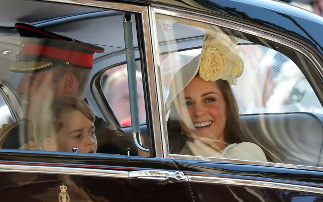 Ngắm thời trang tại đám cưới hoàng gia mà bỏ lỡ 15 chiếc mũ tinh xảo này thì bạn đã bỏ qua đặc sản rồi - Ảnh 3.